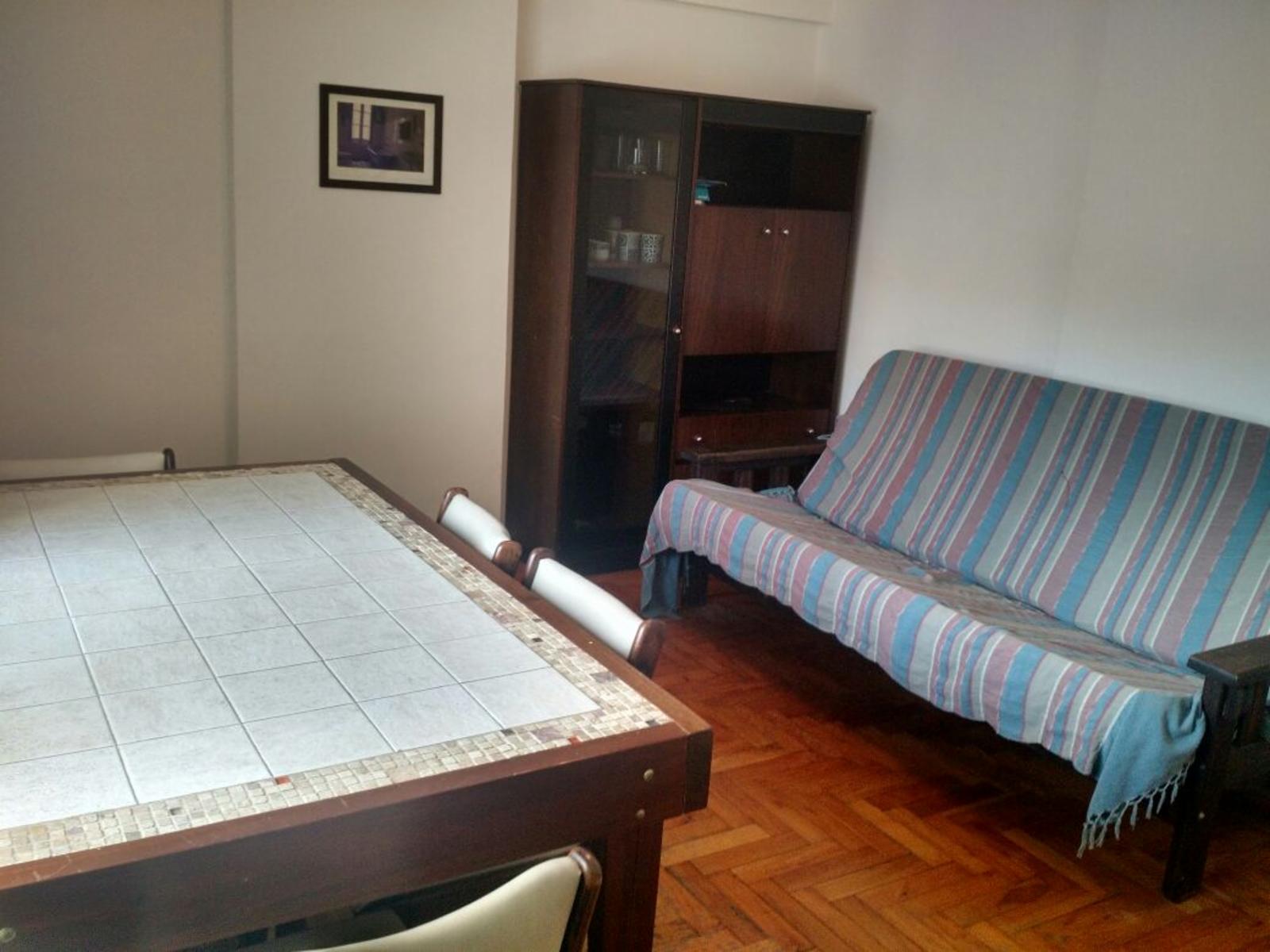 Departamento 1 dormitorio en Recoleta. Edificio de excelente construcción con cochera. — foto 3