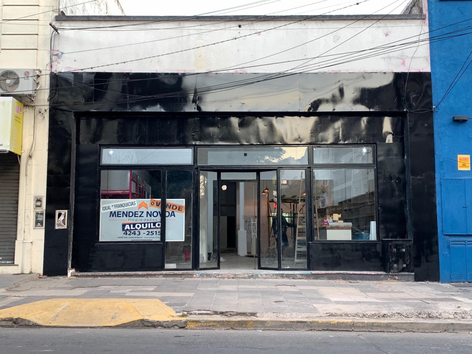 LOCAL DE 270M2 EN PLENO CENTRO DE ADROGUE - 2