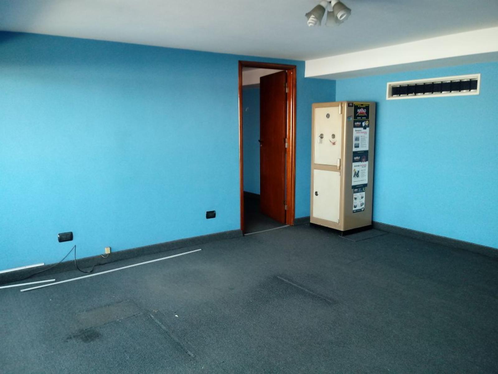GALPON CON OFICINAS AL FRENTE - 1