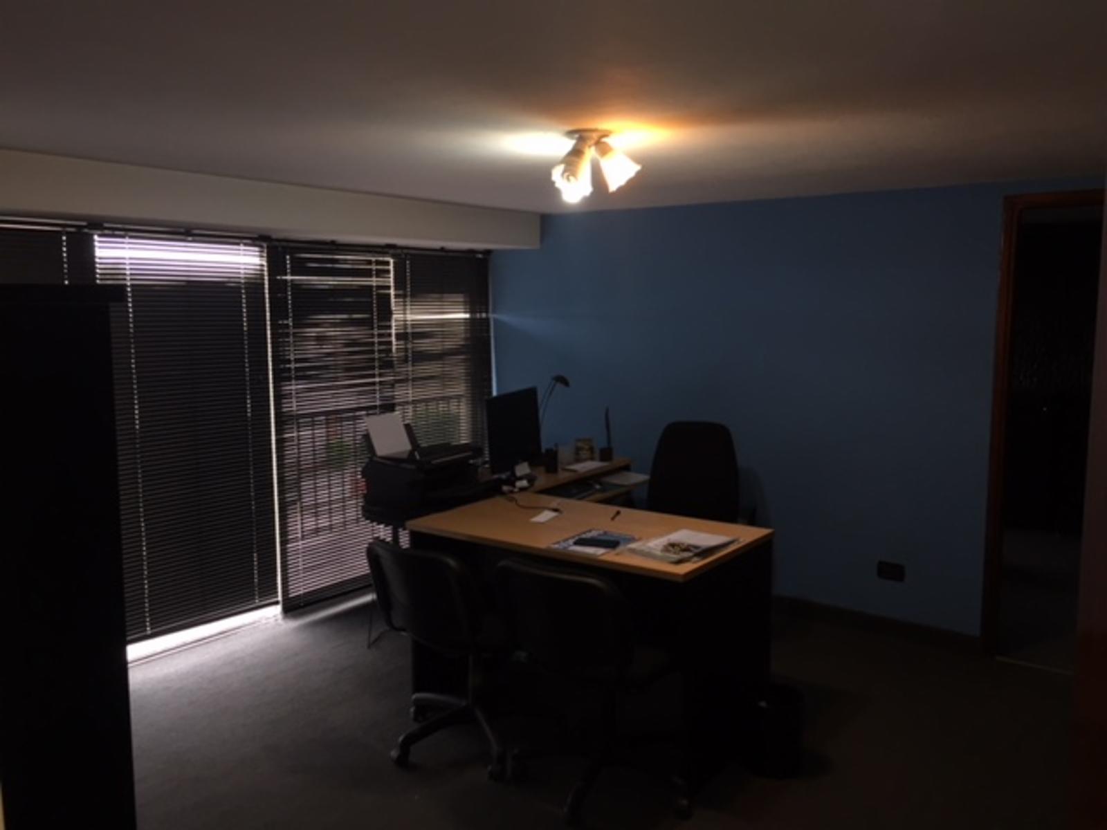 GALPON CON OFICINAS AL FRENTE - 6