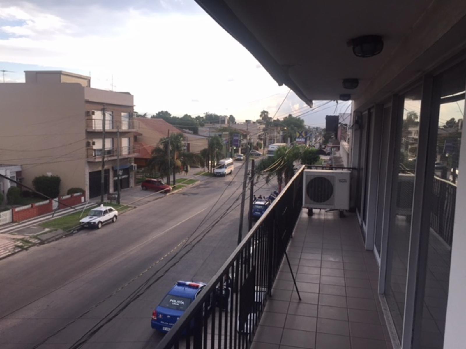 GALPON CON OFICINAS AL FRENTE - 9