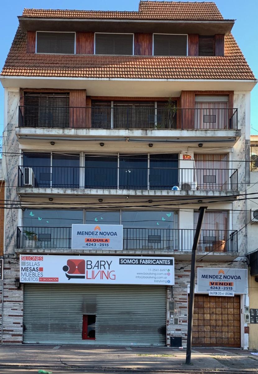 GALPON CON OFICINAS AL FRENTE - 12