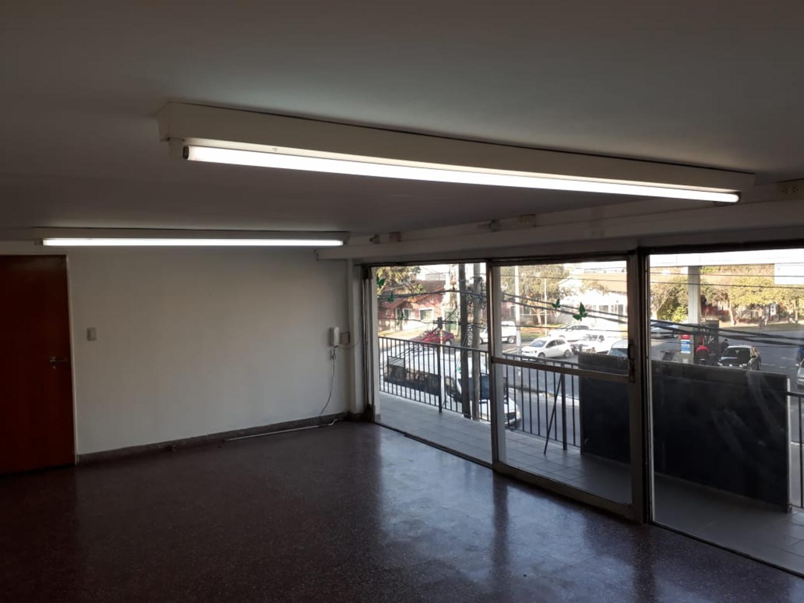 GALPON CON OFICINAS AL FRENTE - 15