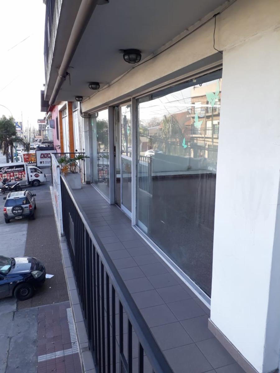 GALPON CON OFICINAS AL FRENTE - 16