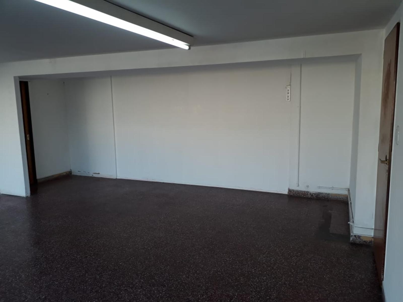GALPON CON OFICINAS AL FRENTE - 20