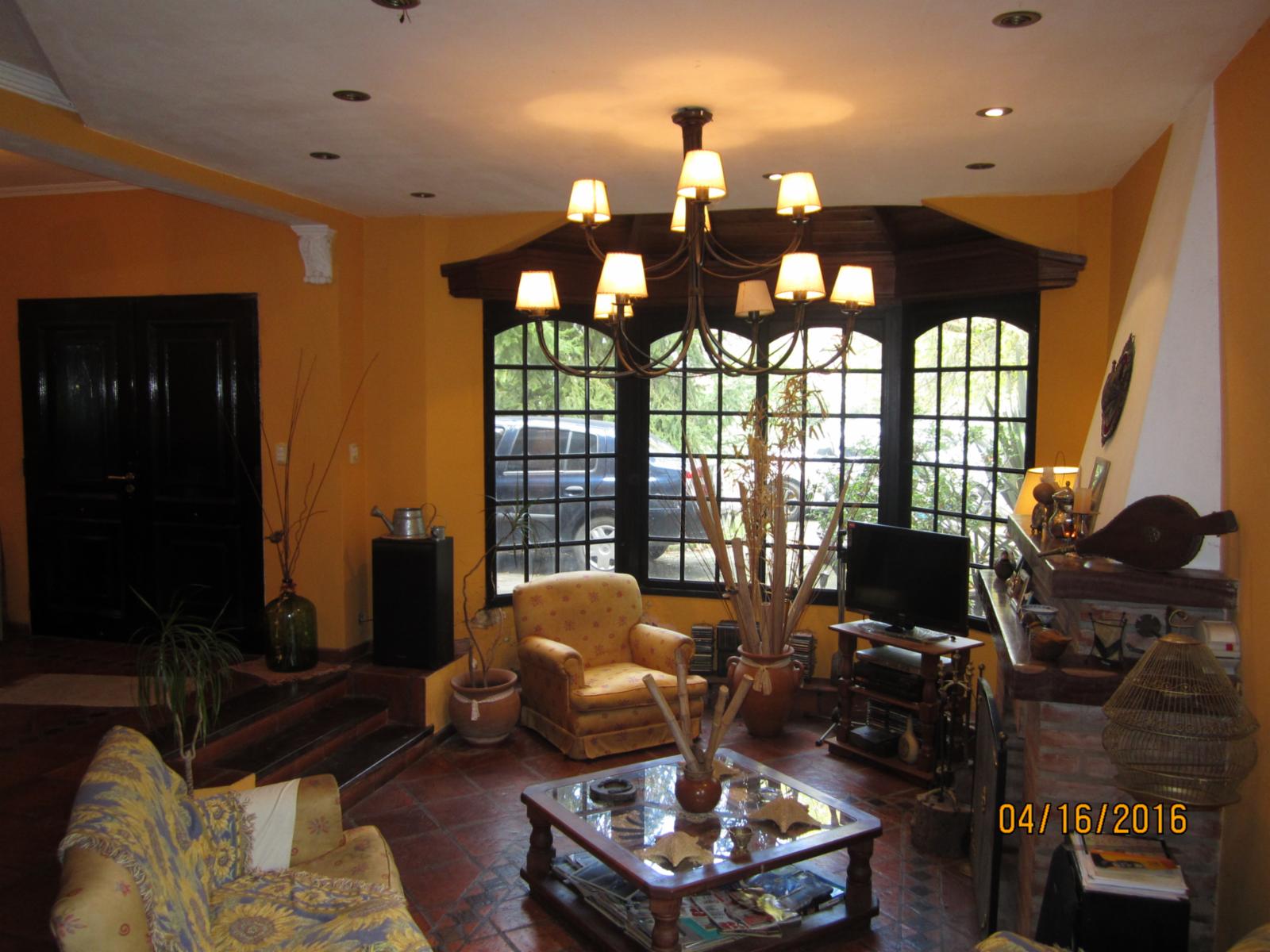 MAGNIFICO CHALET SOBRE GRAN LOTE EN EL PARAISO — foto 4