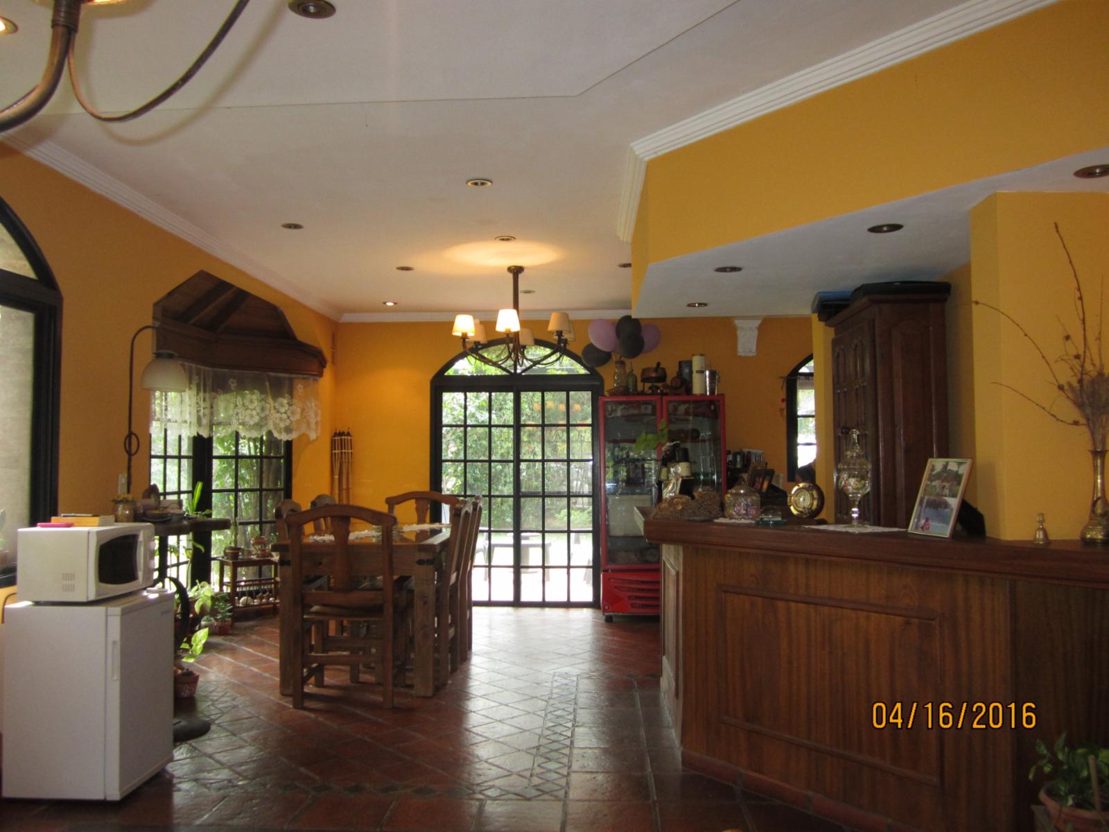 MAGNIFICO CHALET SOBRE GRAN LOTE EN EL PARAISO — foto 6