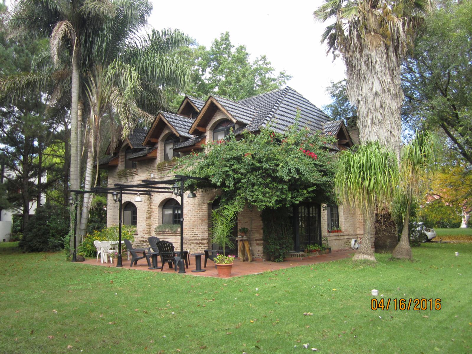 MAGNIFICO CHALET SOBRE GRAN LOTE EN EL PARAISO — foto 13