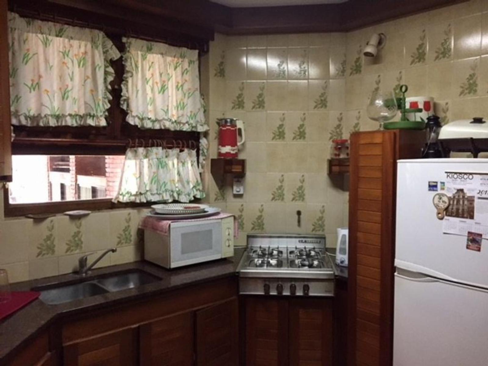 IMPECABLE CHALET SOBRE IMPORTANTE LOTE — foto 10