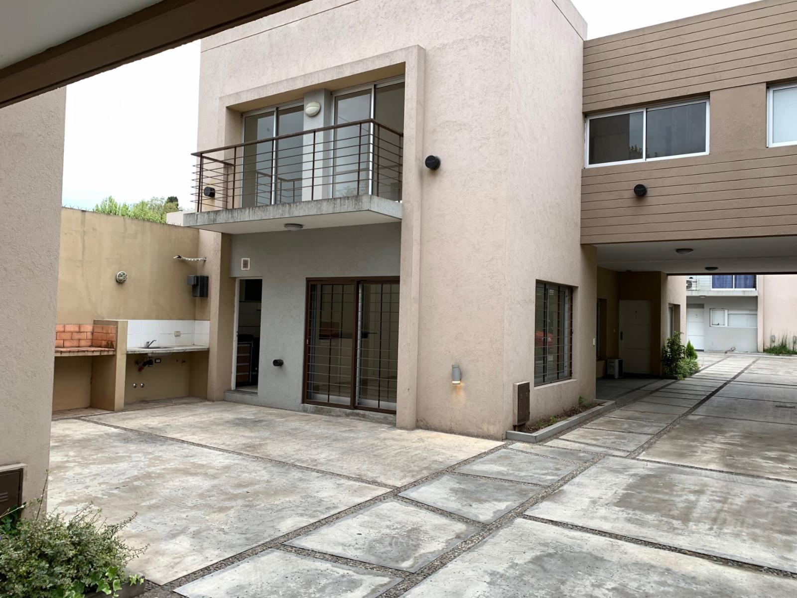 GRAN DUPLEX DE 4 AMB EN COMPLEJO — foto 3