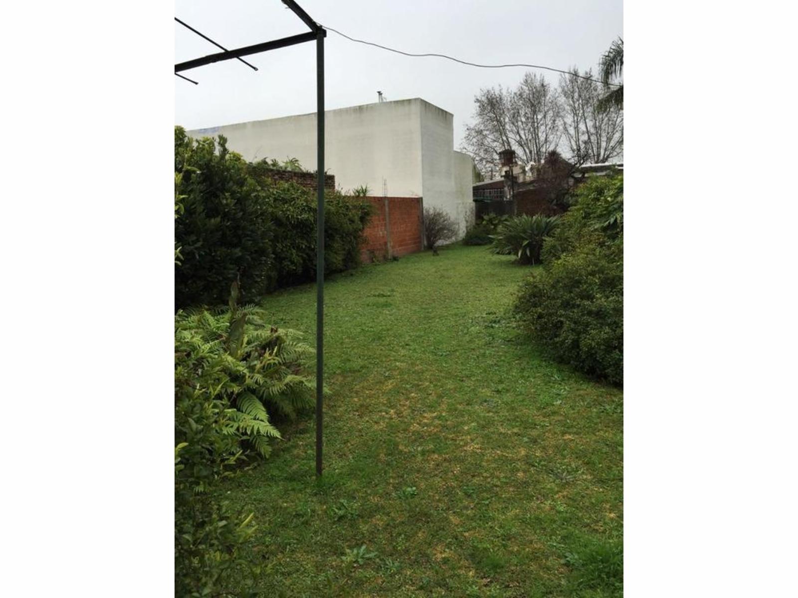 CASA DE 4 AMB SOBRE IMPORTANTE LOTE