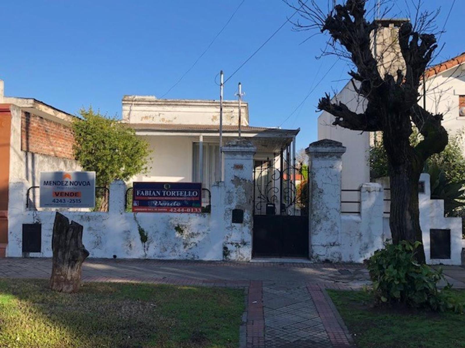 CASA DE 4 AMB SOBRE IMPORTANTE LOTE — foto 2