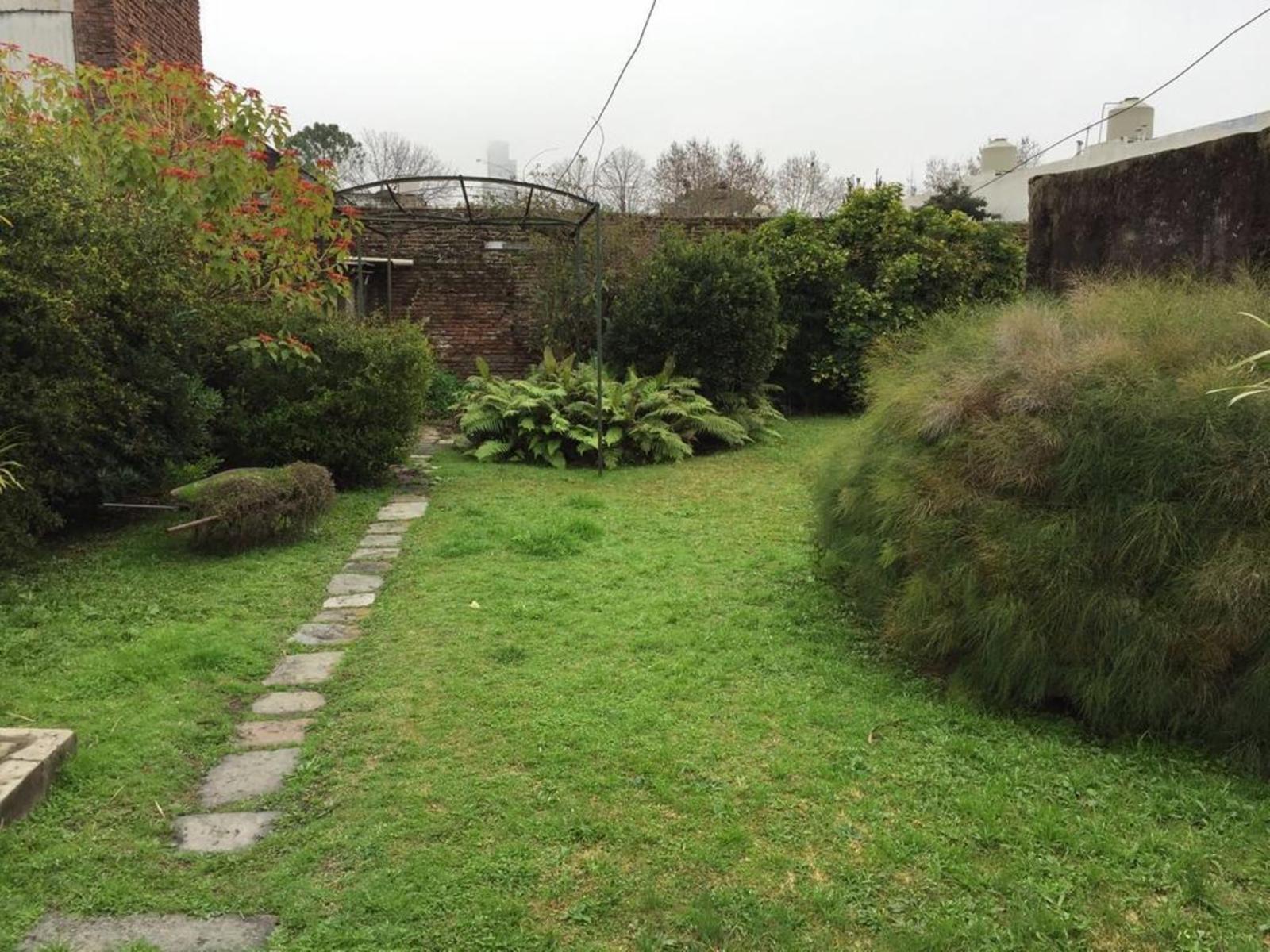 CASA DE 4 AMB SOBRE IMPORTANTE LOTE — foto 4