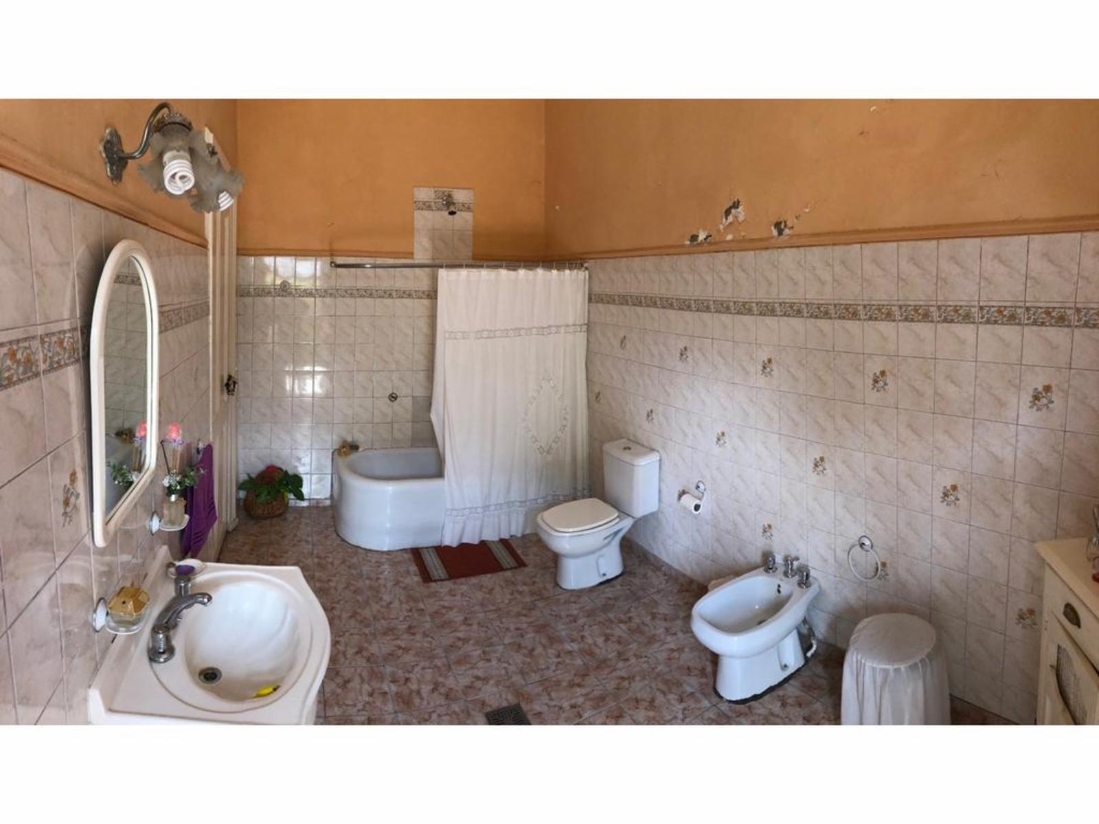 CASA DE 4 AMB SOBRE IMPORTANTE LOTE — foto 5