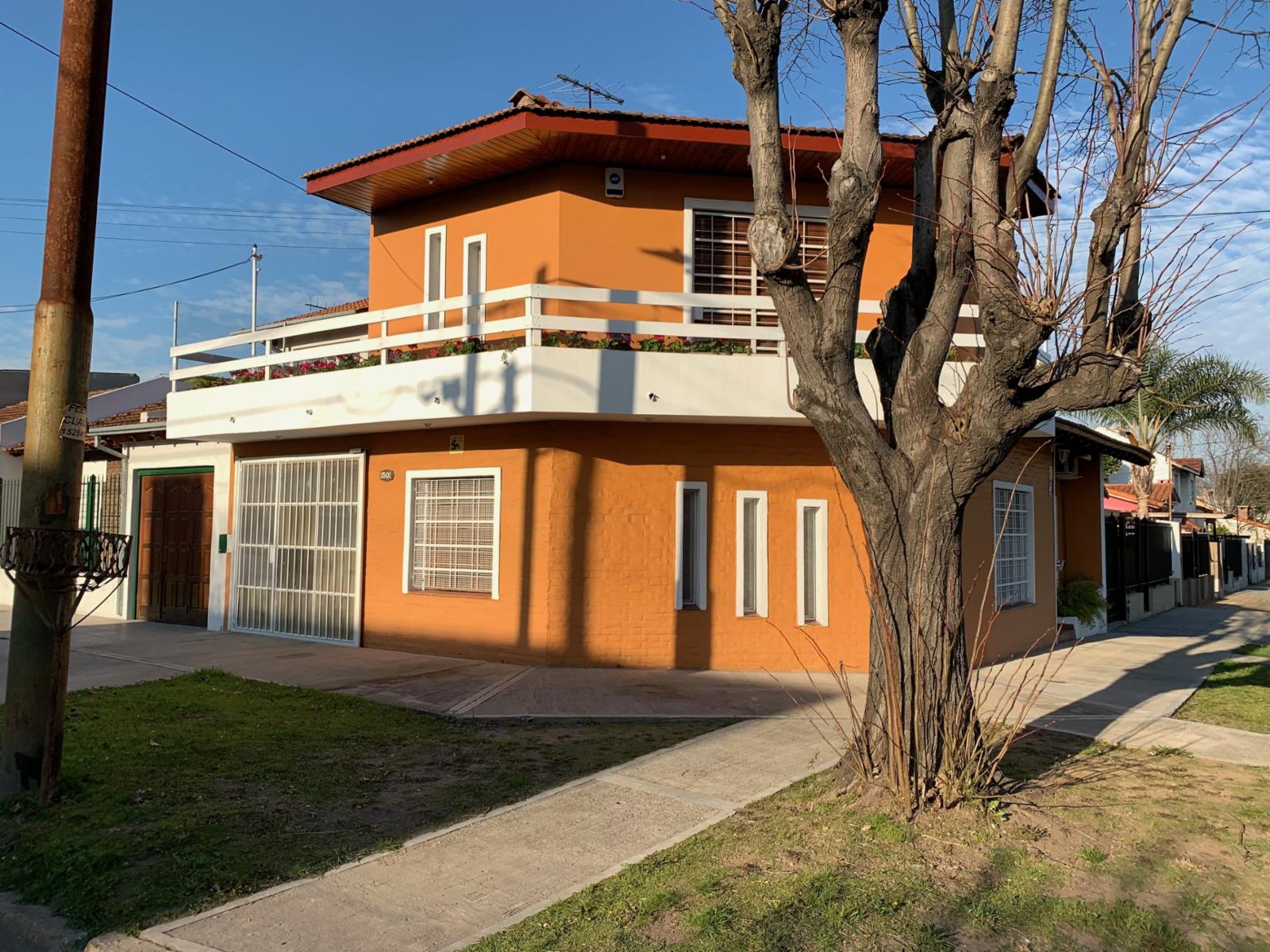 MUY LINDA CASA DE 4 AMB. EN TEMPERLEY E. — foto 12