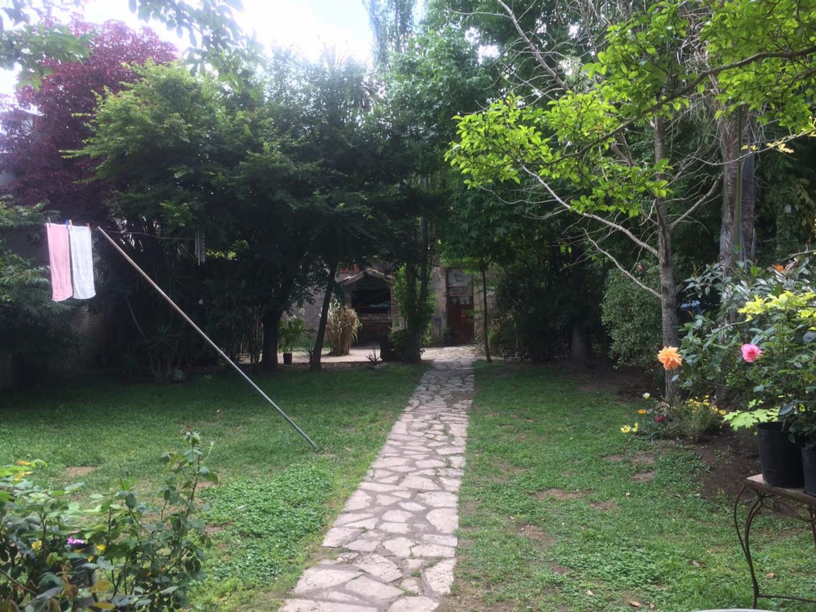CHALET DE 4 AMB. SOBRE IMPORTANTE LOTE — foto 2