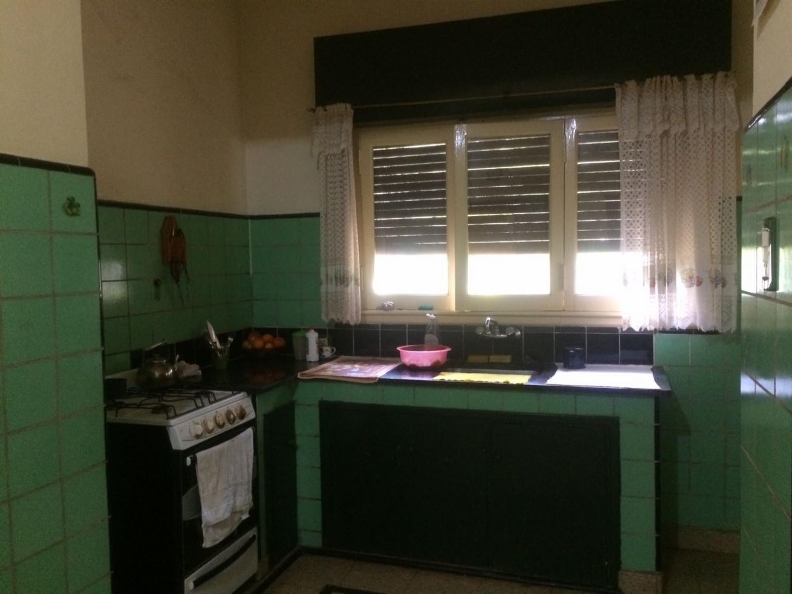 CHALET DE 4 AMB. SOBRE IMPORTANTE LOTE — foto 4