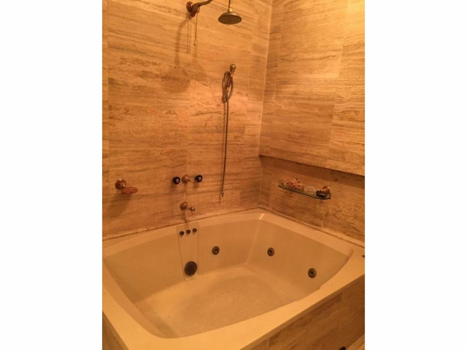 EXCELENTE CHALET DE 5 AMB SOBRE H YRIGOYEN — foto 7