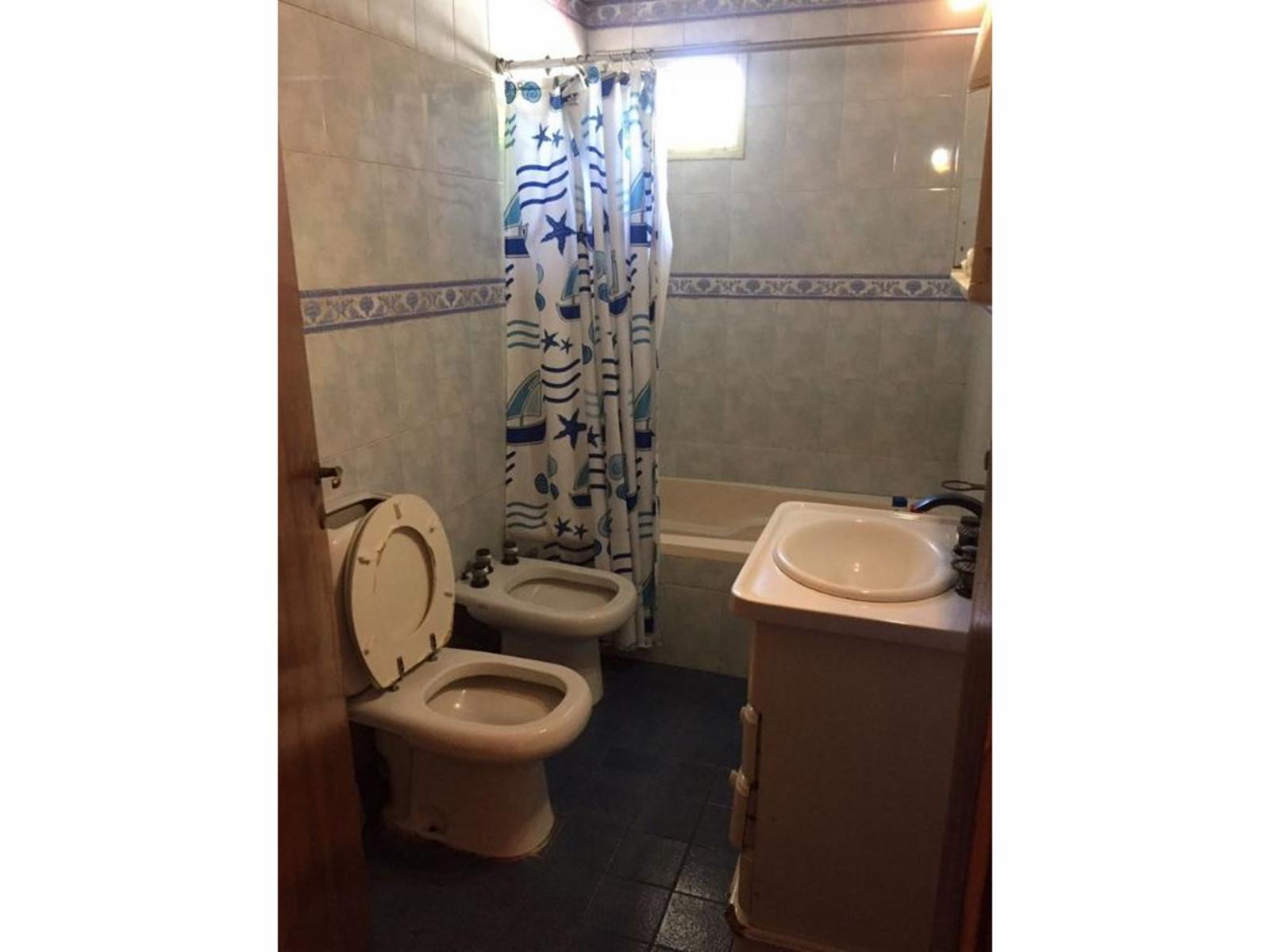 EXCELENTE CHALET DE 5 AMB SOBRE H YRIGOYEN — foto 8
