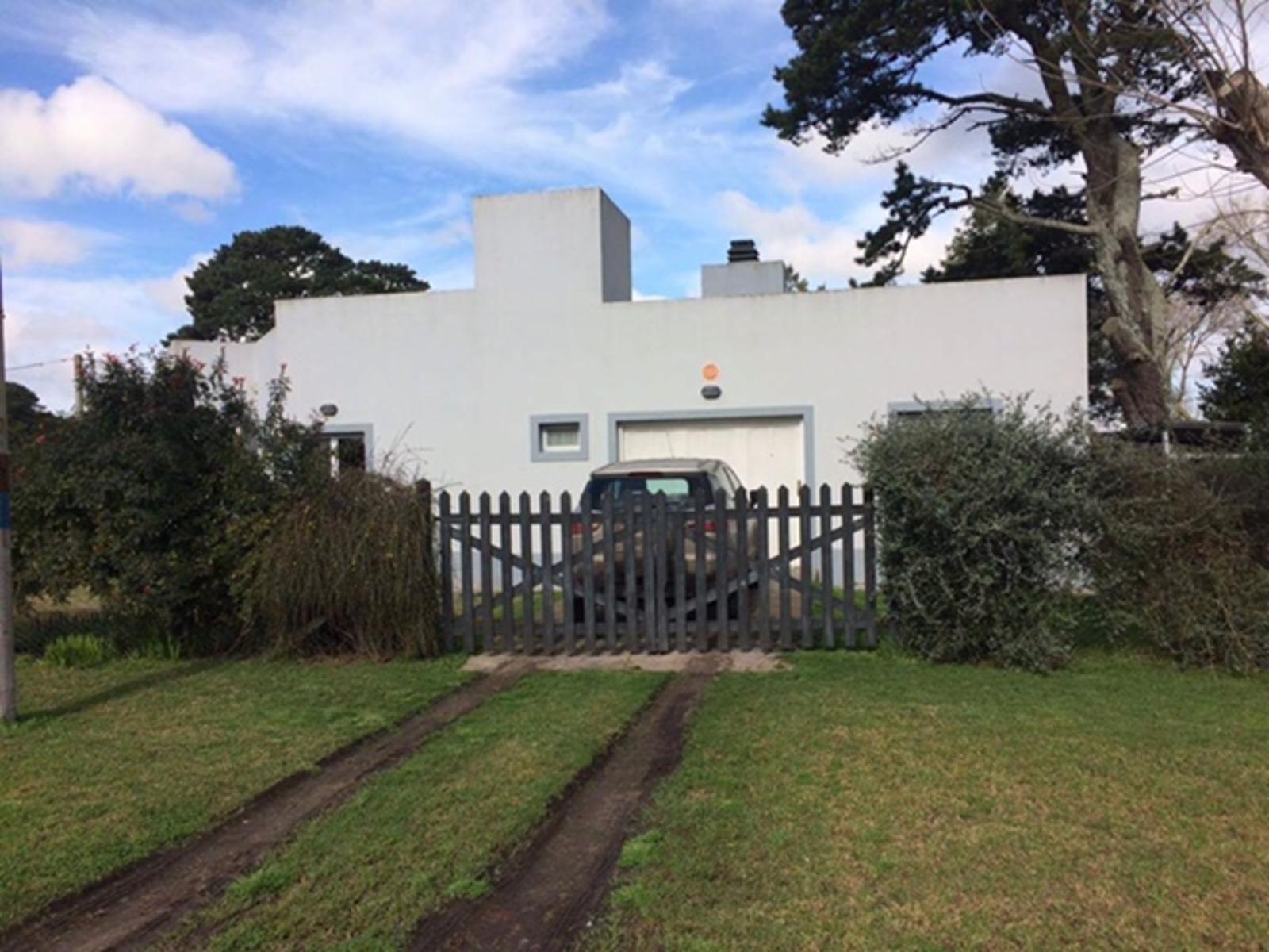 HERMOSA CASA SOBRE IMPORTANTE LOTE — foto 4