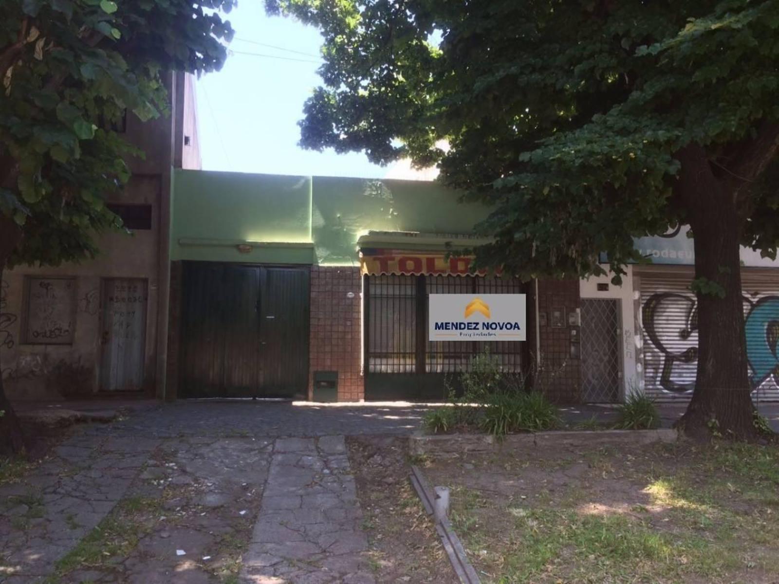 CASA DE 4 AMB. CON LOCAL AL FRENTE — foto 12