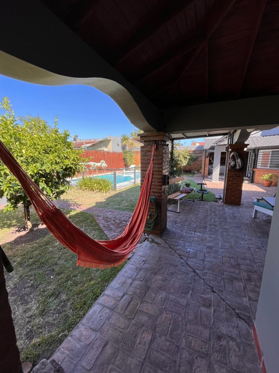 MUY LINDO CHALET FAMILIAR O MULTIFAMILAR SOBRE DOS LOTES — foto 11