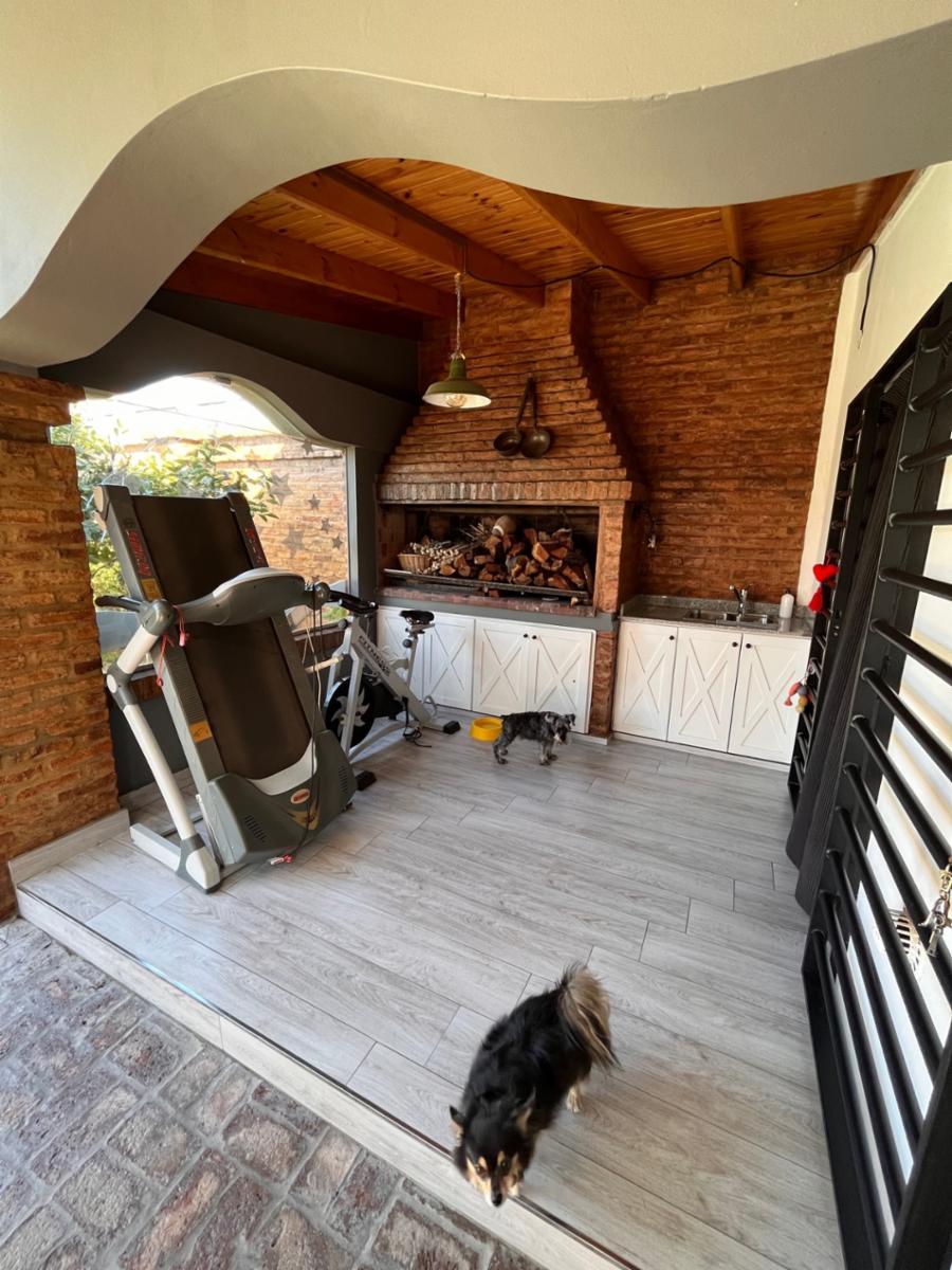 MUY LINDO CHALET FAMILIAR O MULTIFAMILAR SOBRE DOS LOTES — foto 15