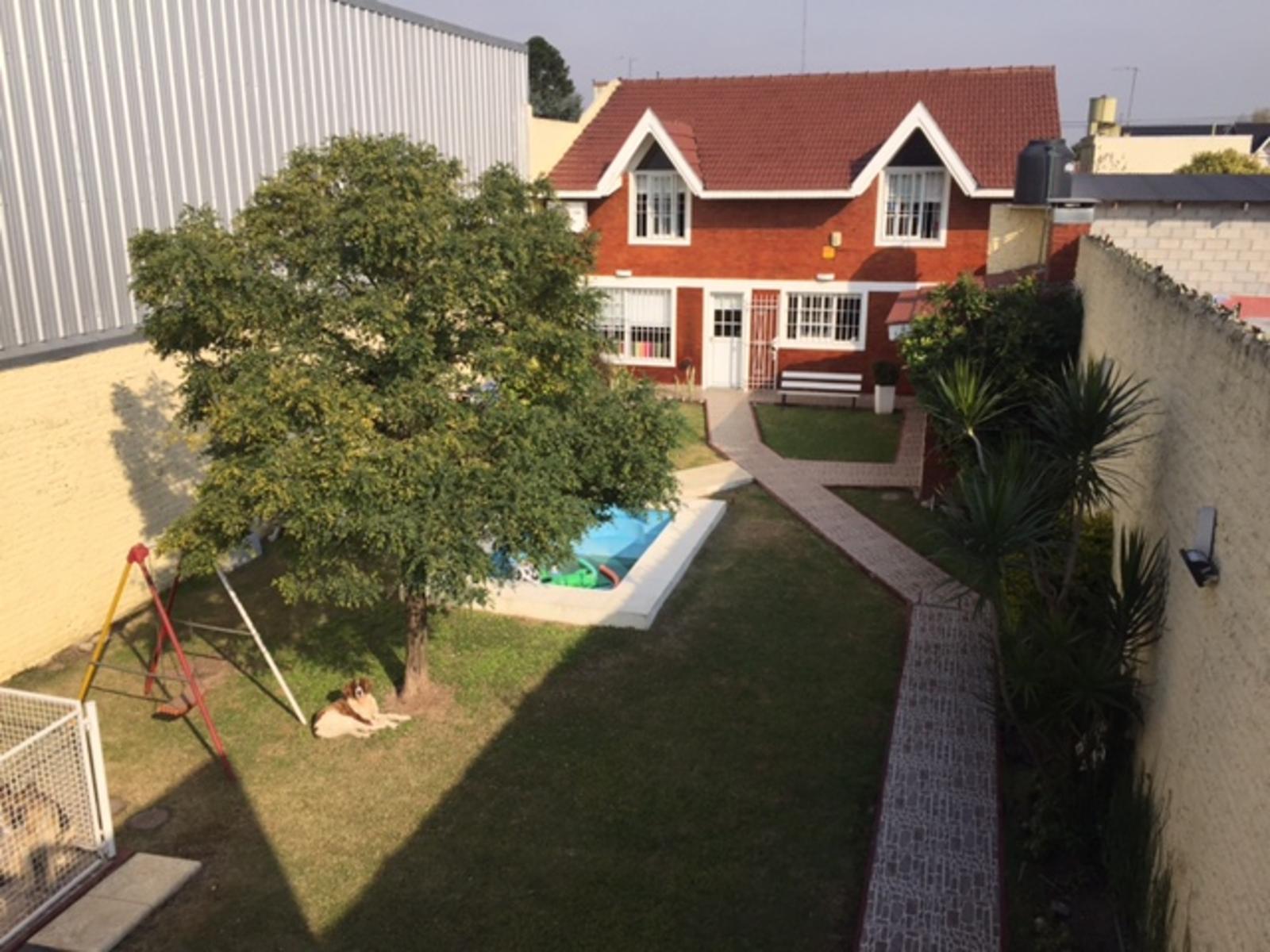 CASA EN VENTA PARA 3 FAMILIAS