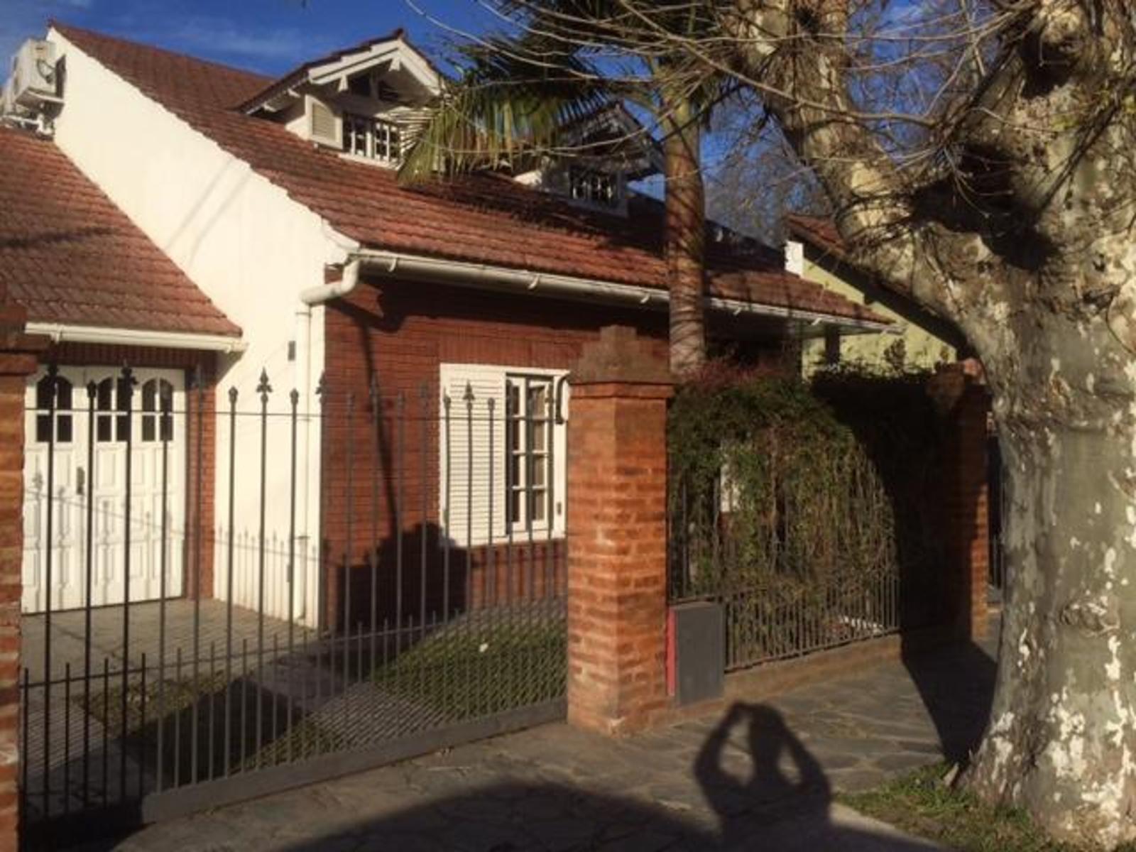 IMPECABLE CHALET EN ZONA RESIDENCIAL — foto 2