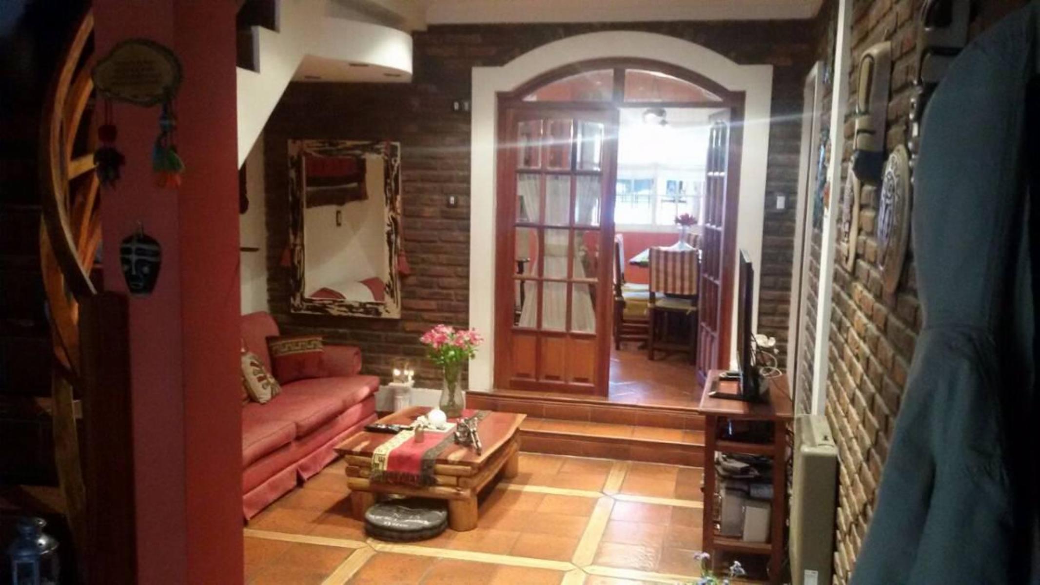 IMPECABLE CHALET EN ZONA RESIDENCIAL — foto 3