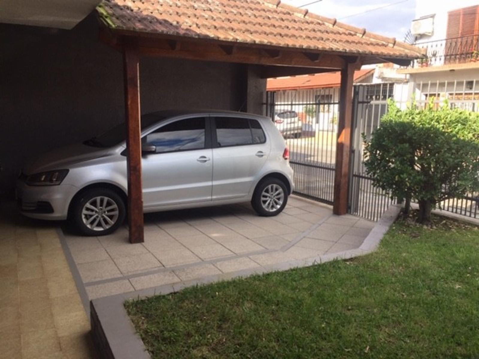 IMPECABLE CASA DE 3 AMB — foto 4
