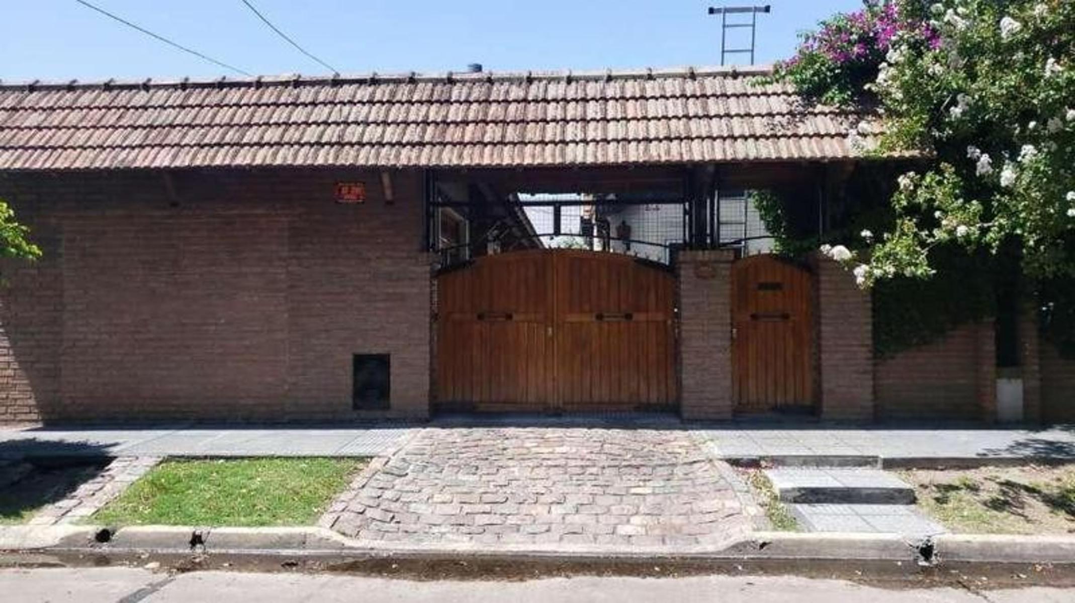 CHALET INGLES DE 4 AMB — foto 2