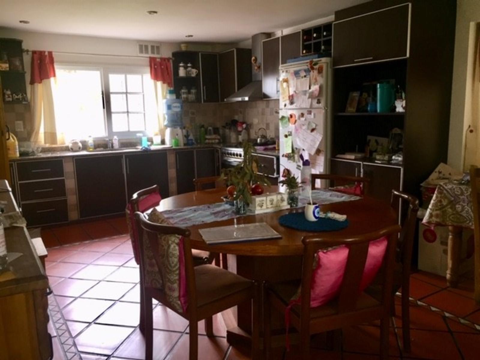 GRAN OPORTUNIDAD IMPORTANTE CHALET DE 5 AMB — foto 8