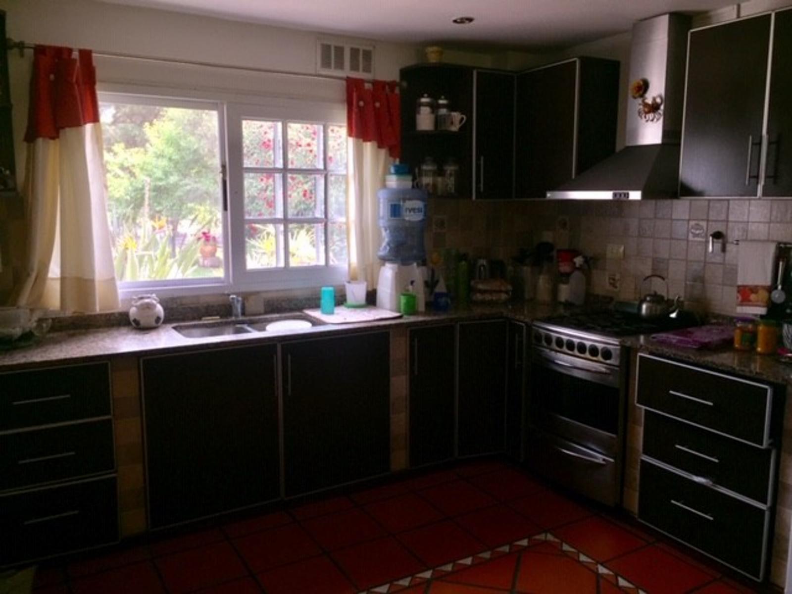 GRAN OPORTUNIDAD IMPORTANTE CHALET DE 5 AMB — foto 9
