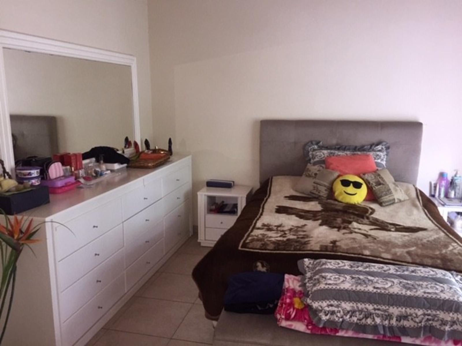 GRAN OPORTUNIDAD IMPORTANTE CHALET DE 5 AMB — foto 12