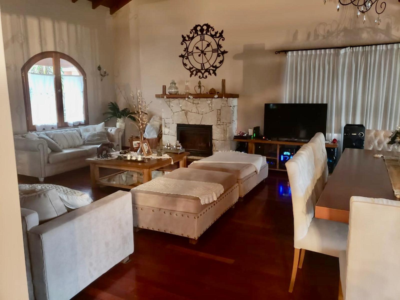 IMPORTANTE CHALET DE 6 AMB EN COUNTRY EL PARAISO — foto 2