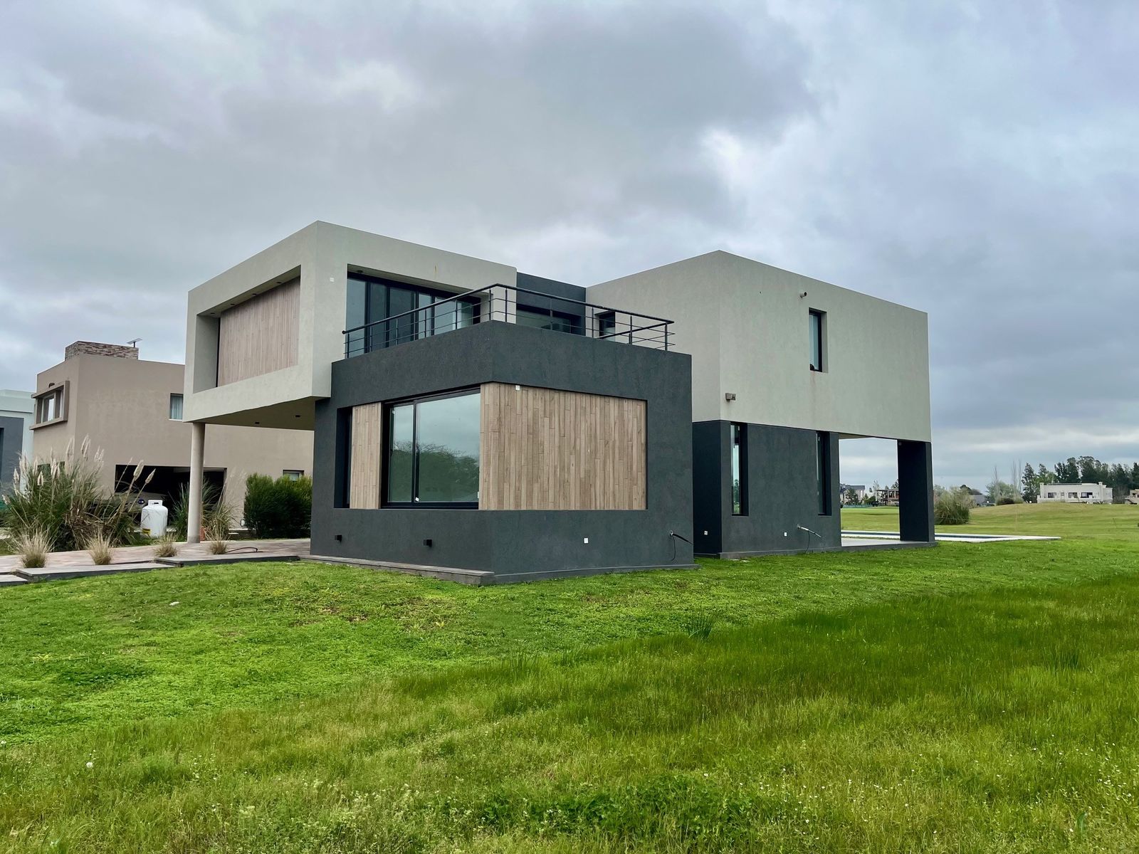 Casa a estrenar de 6 amb en barrio privado San Eliseo — foto 2