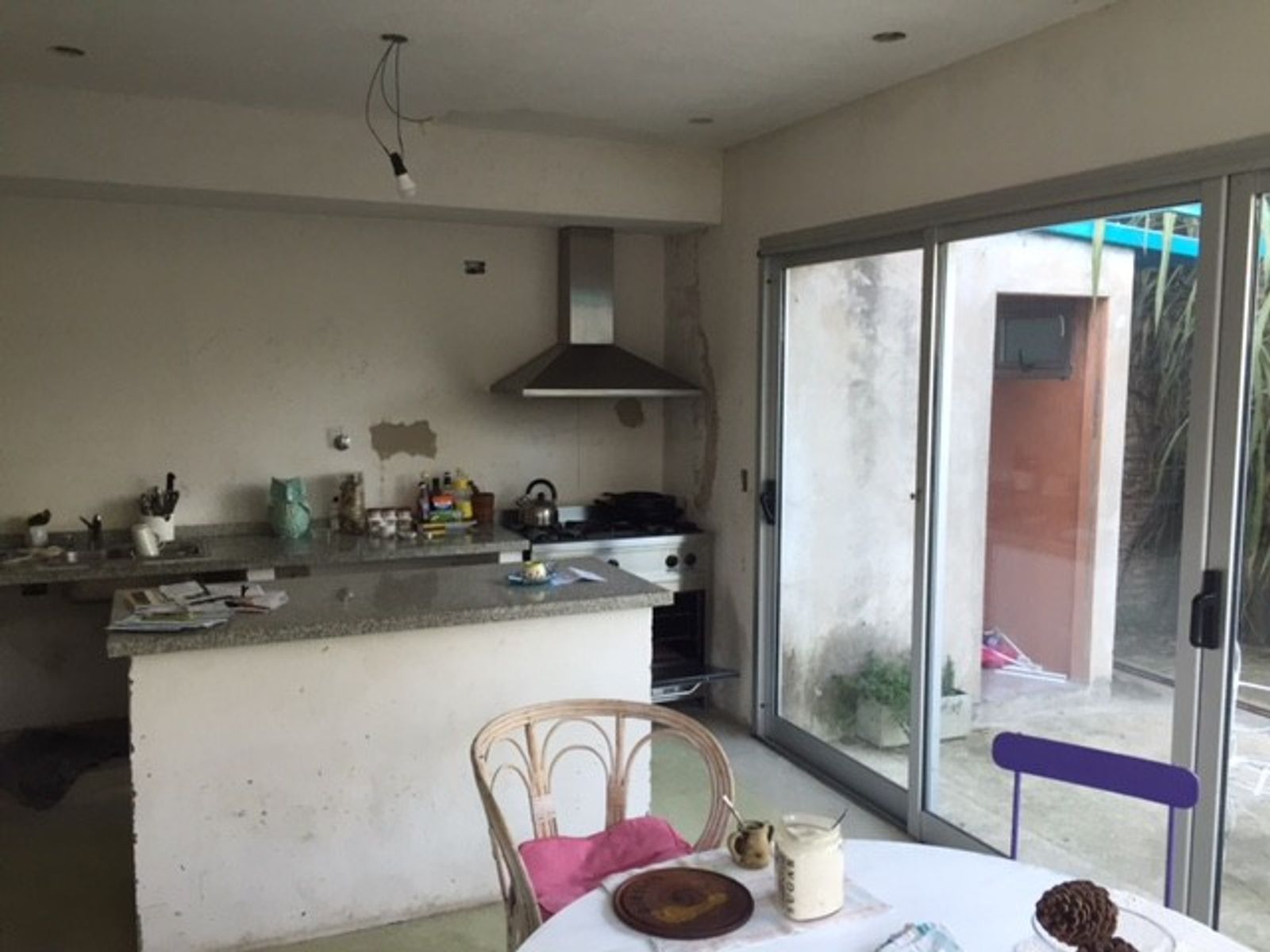 INTERESANTE CASA A TERMINAR SOBRE LOTE DE 433MTS2 - 4