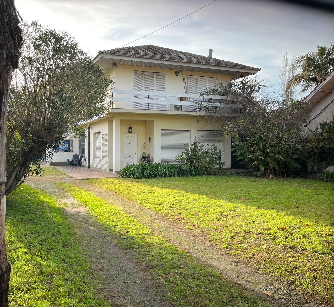CHALET DE 5 AMB SOBRE IMPORTANTE LOTE