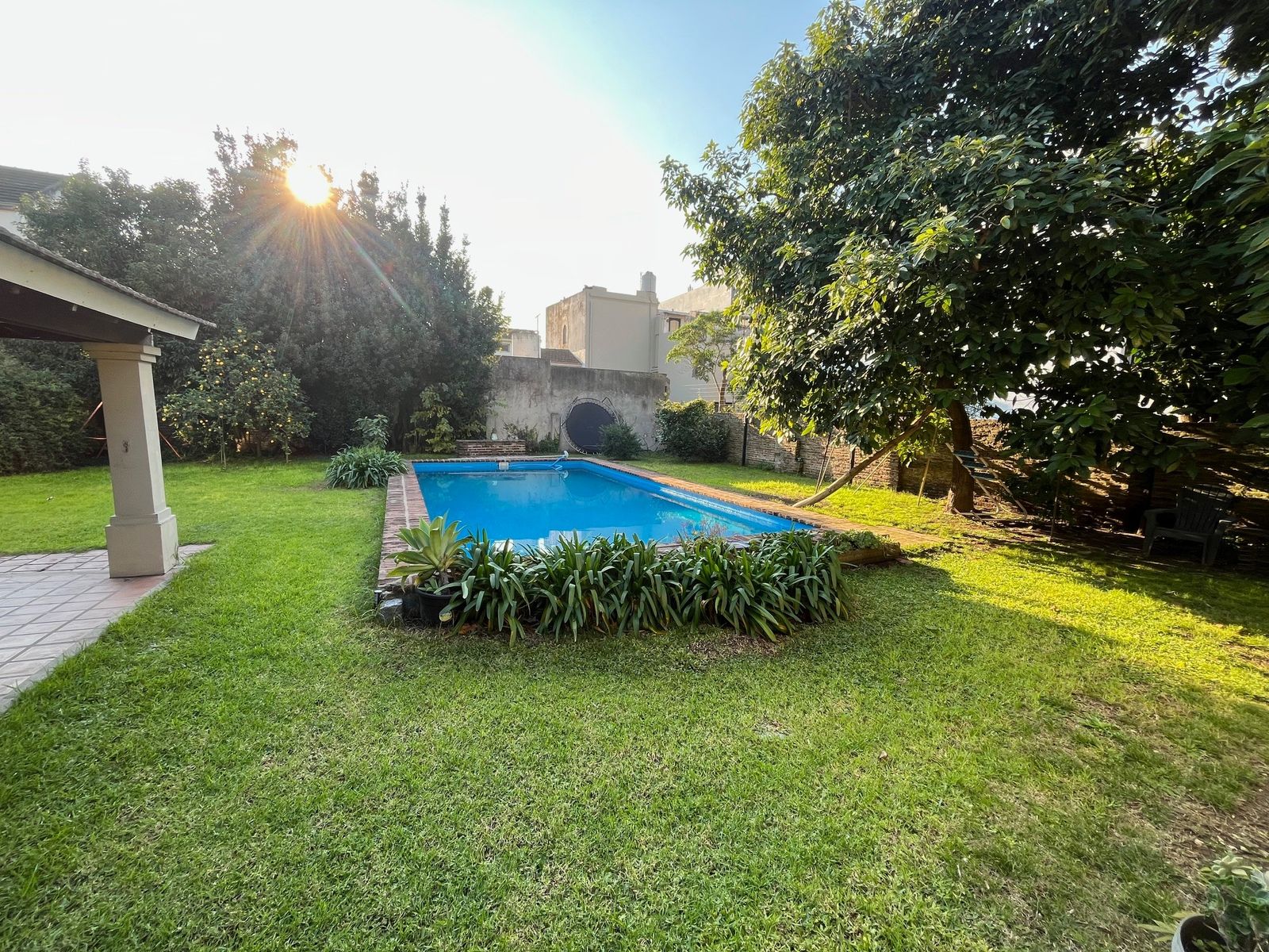 CHALET DE 5 AMB SOBRE IMPORTANTE LOTE — foto 3