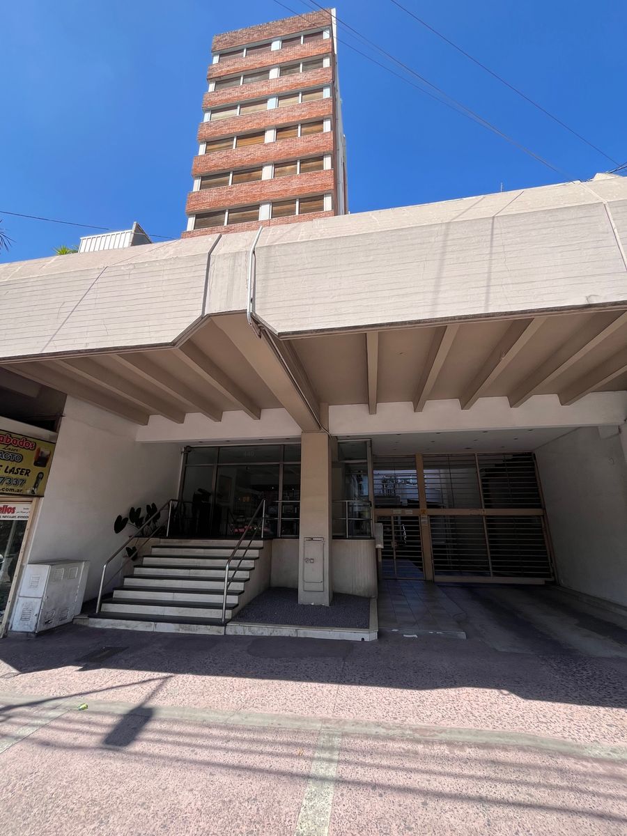 MUY LINDO PISO DE 4 AMBIENTES