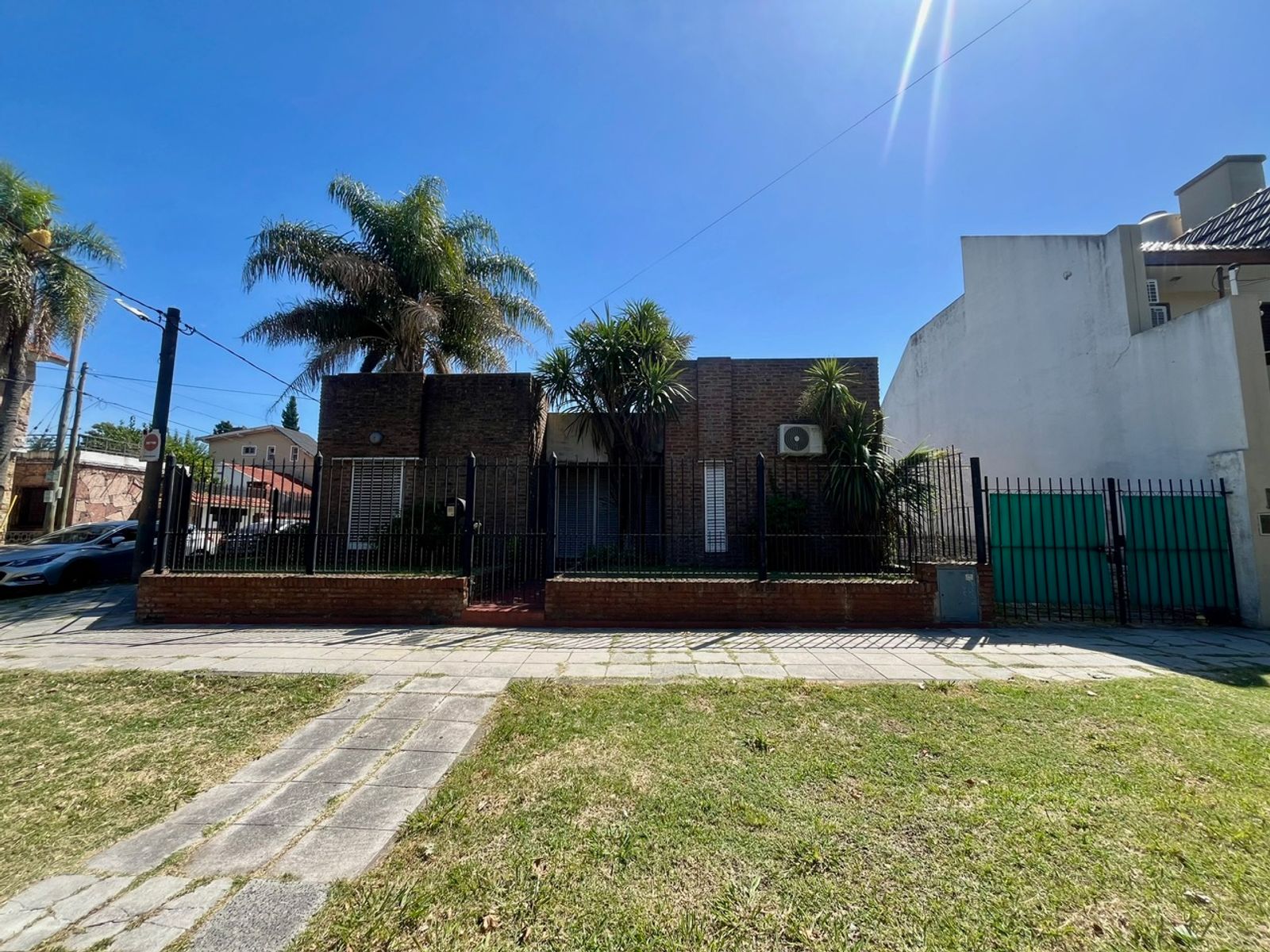 CASA DE 4 AMBIENTES EN BANFIELD APTO CREDITO