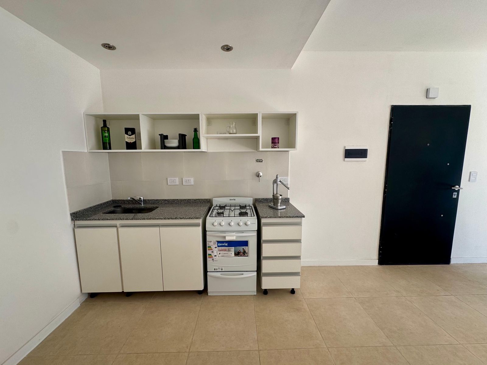 IMPECABLE MONOAMBIENTE A ESTRENAR EN BANFIELD - 4
