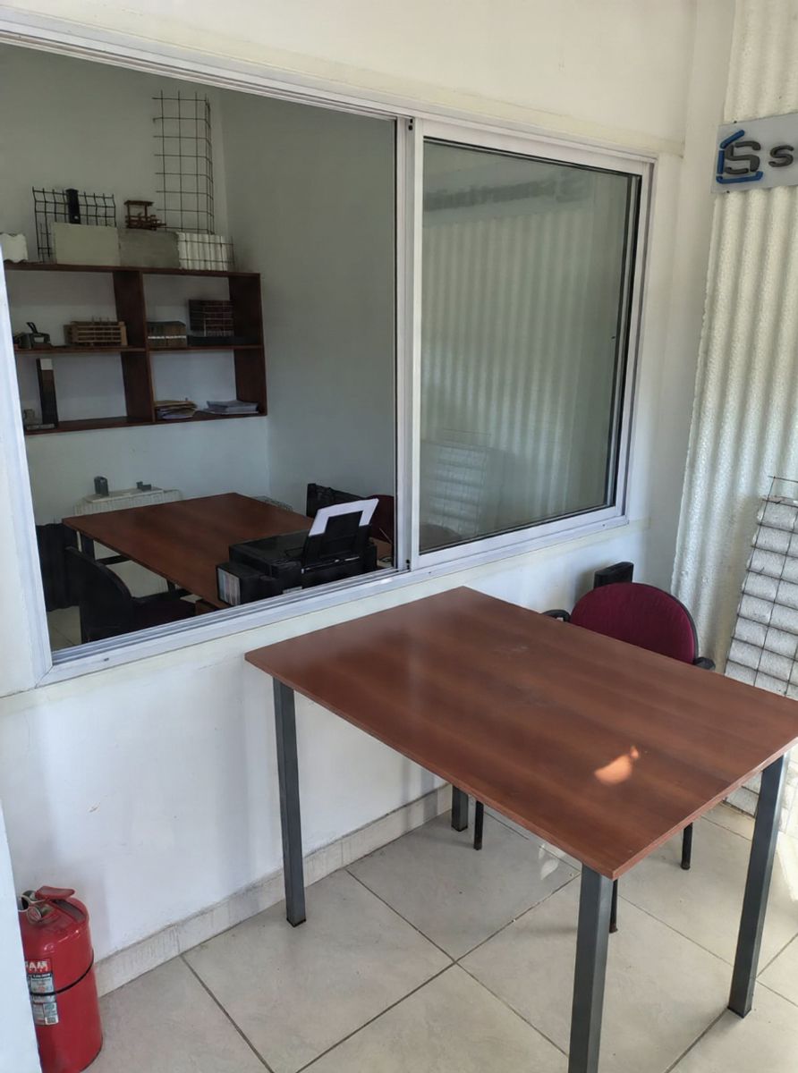 Deposito con oficinas y local en alquiler - 11