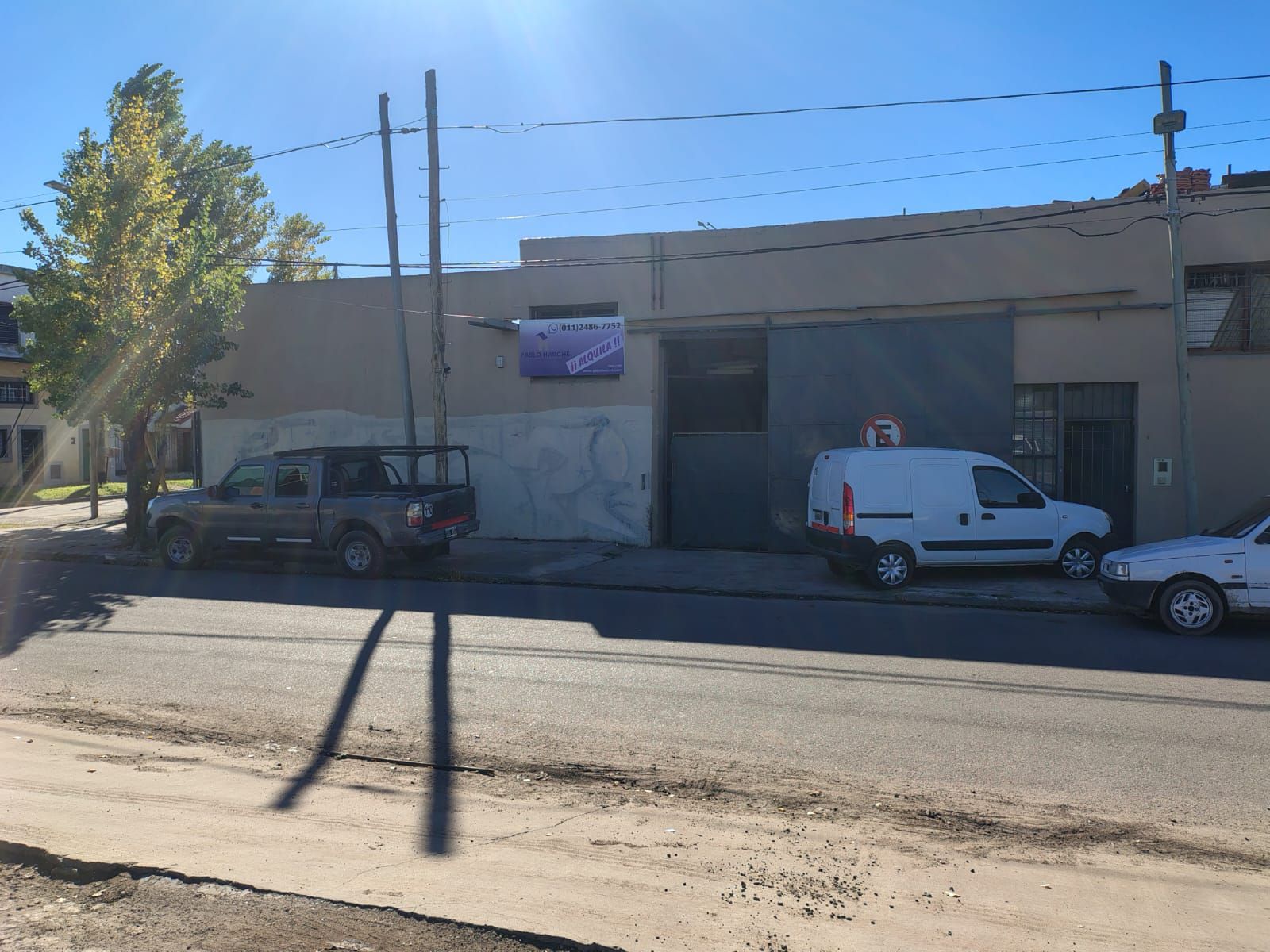 Deposito con oficinas y local en alquiler - 17