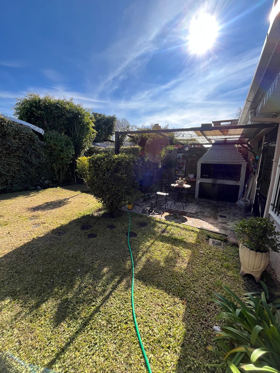 MUY LINDA CASA EN UNA PLANTA DE 3 AMB - 3