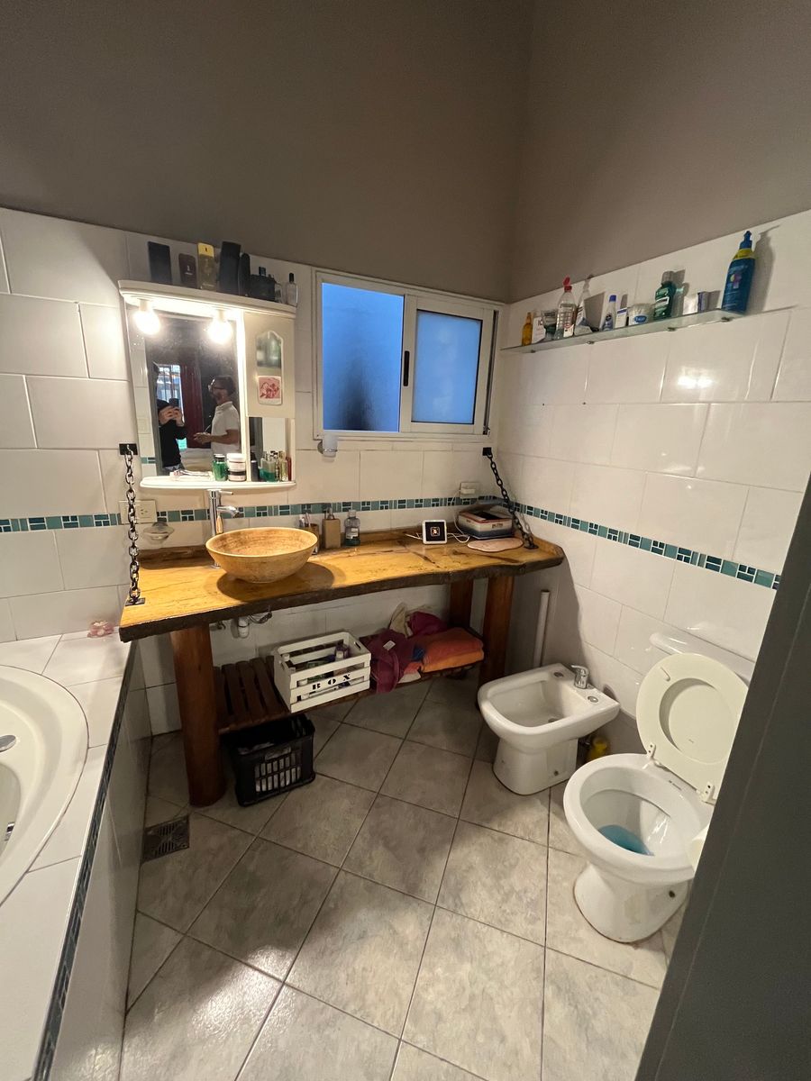 Casa Sobre Gran Lote en Una Planta con Pileta y Quincho - 14