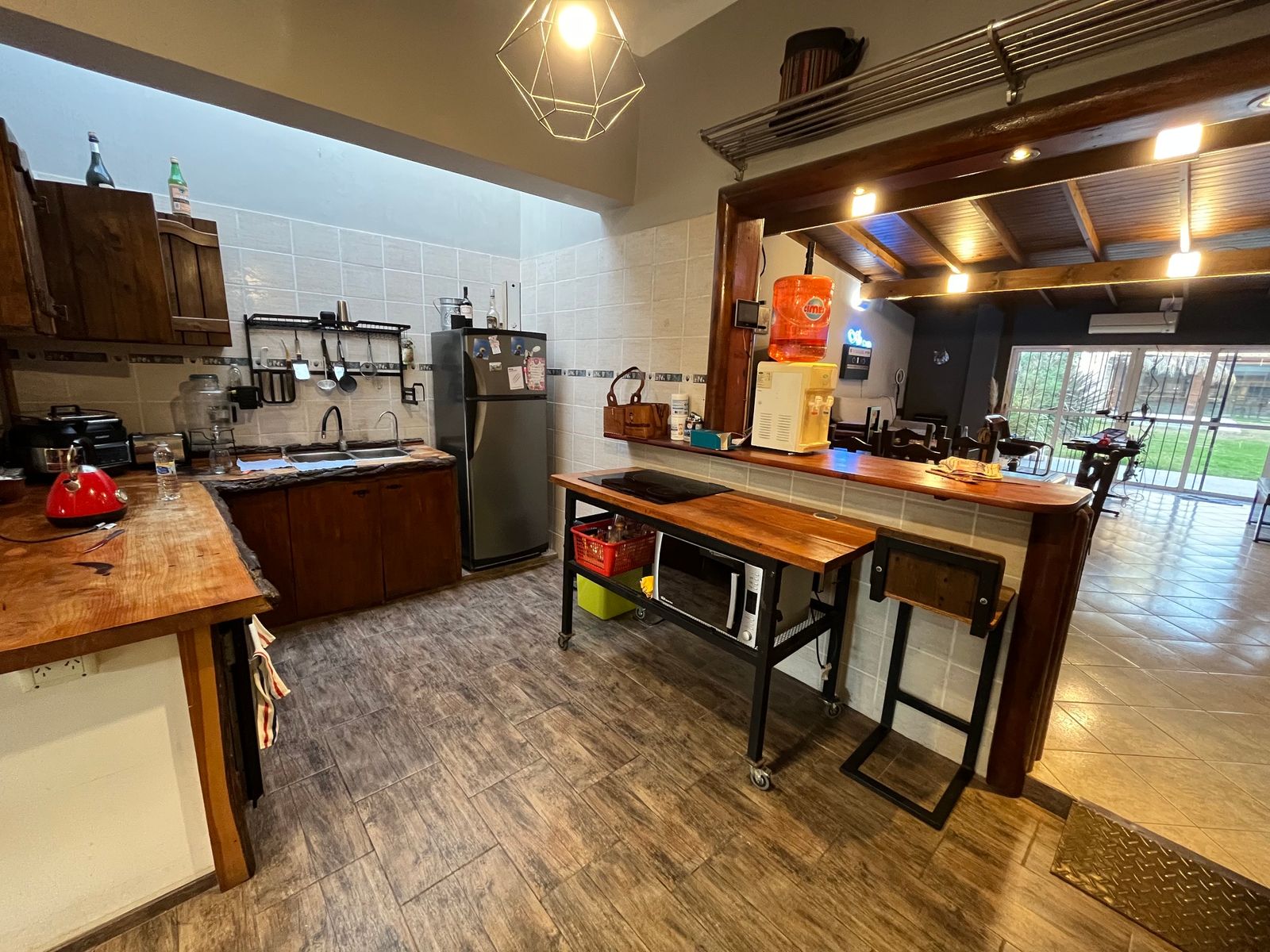 Casa Sobre Gran Lote en Una Planta con Pileta y Quincho - 18