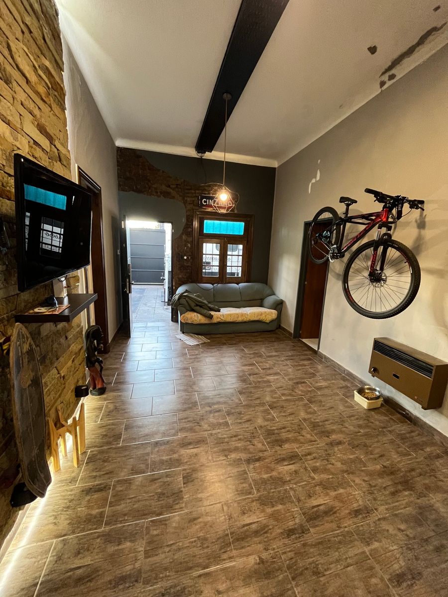 Casa Sobre Gran Lote en Una Planta con Pileta y Quincho - 19
