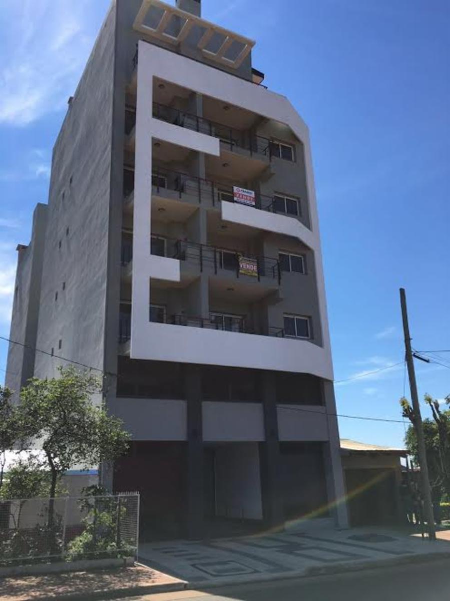 Venta. LindIsimo depto frente al rio 1 dormit 1 baños .- Nuevo. Increibles vistas.- Con termotanque